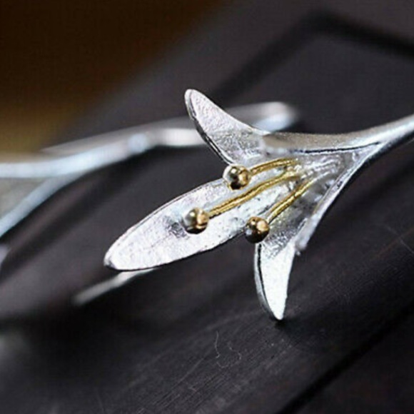 NEW Stamped 925 Silver Flower Earrings - Picture 5 of 9